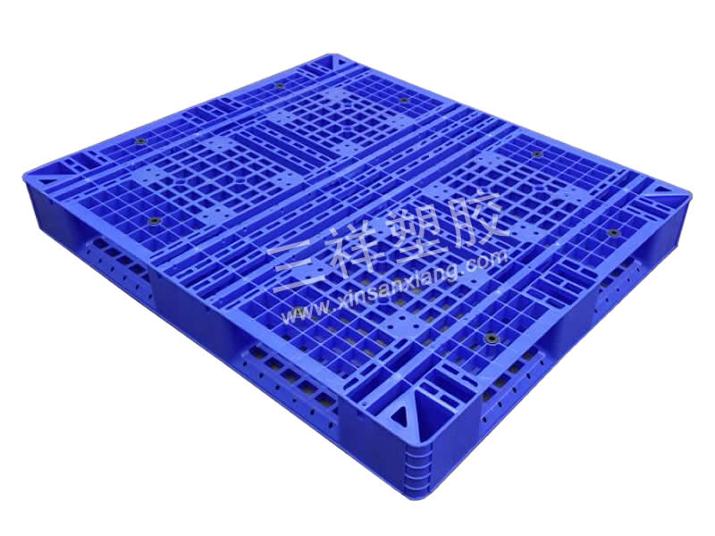 塑（sù）料卡板（bǎn）TZ1311-W1300×1100×150mm田字內置鋼管瀏覽更多（duō）規格